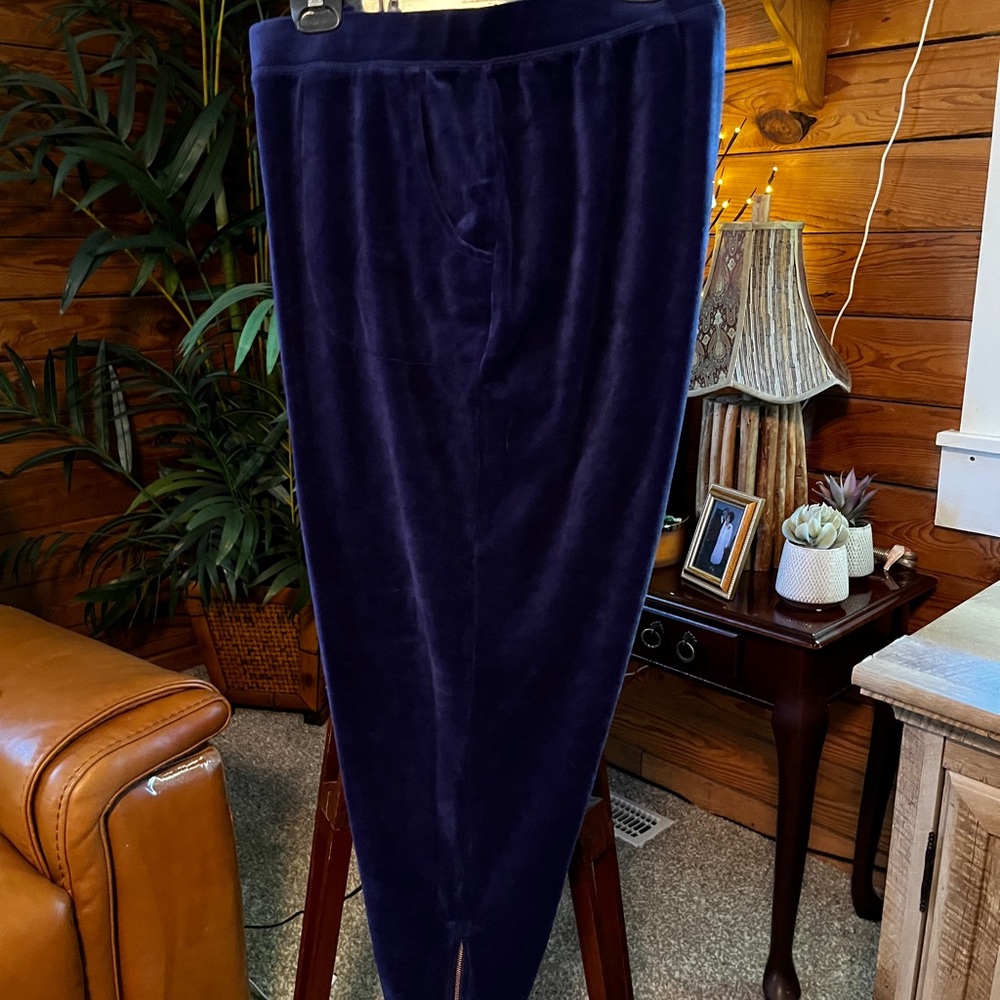 Denim&Co 2x(44”Wx 59”H x28”L)Oversized Jogger pant with zippers Zippers